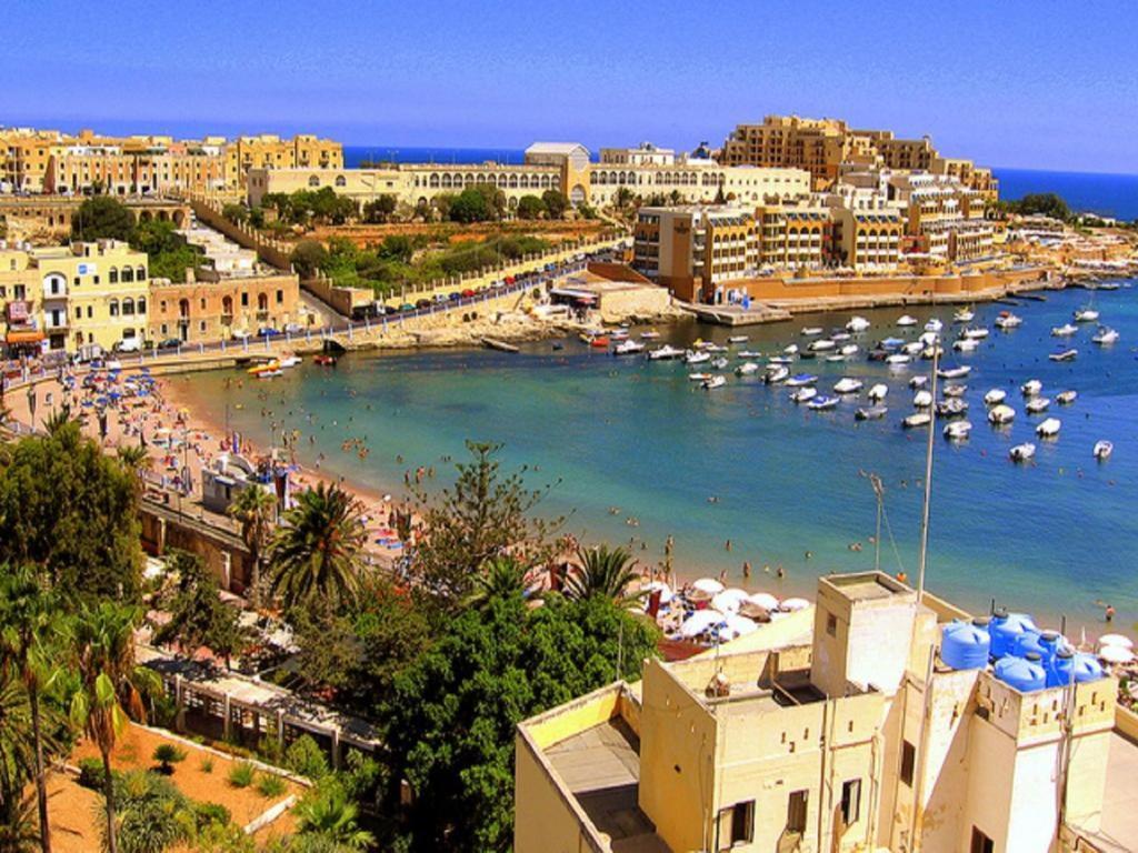 Cosy Apartment Steps To St George'S Bay San Ġiljan Exterior foto